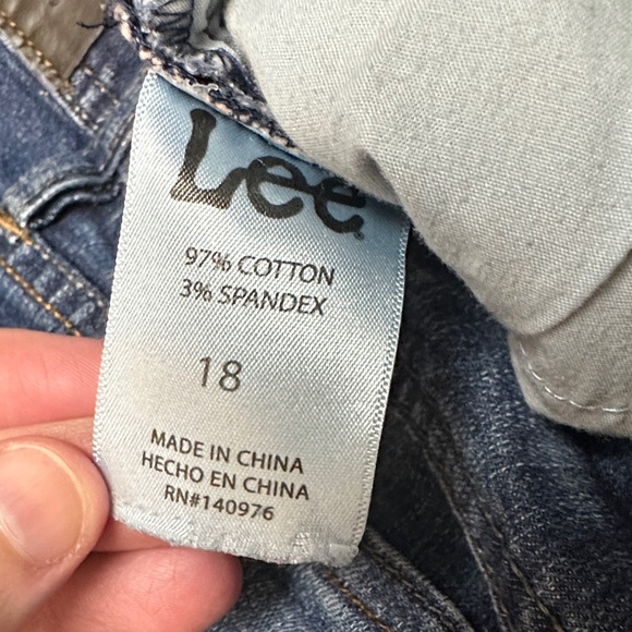 Lee Juniors or‎ Women’s Size 18 Blue Distressed Stretchy Skinny Jeans - Picture 3 of 7
